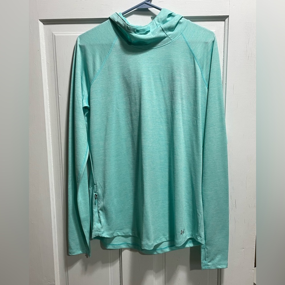 Women’s Under Armour pullover with Tags!!